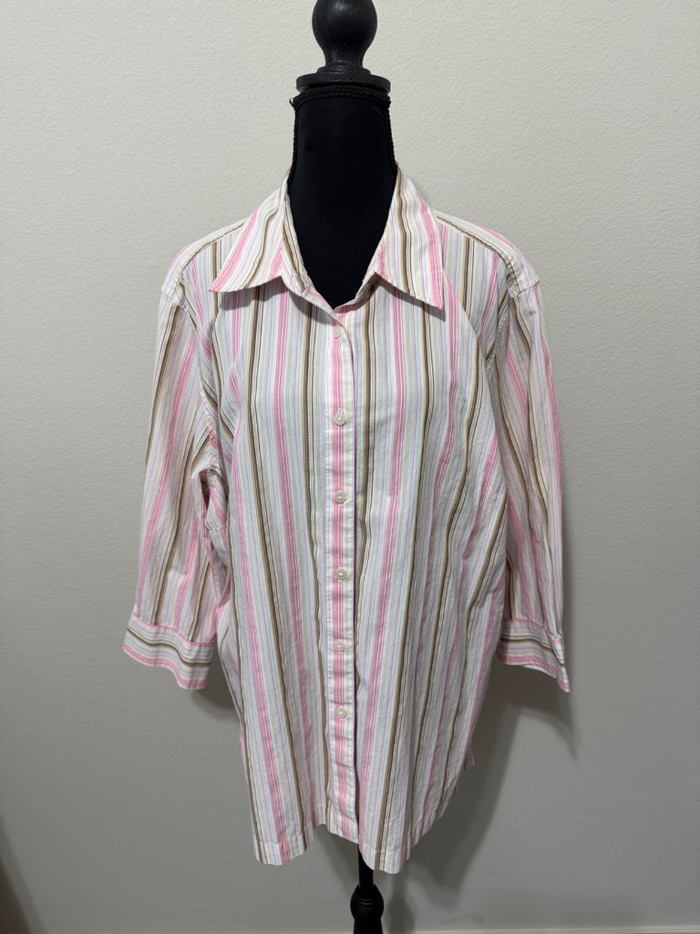 Tommy Hilfiger Pink, White & Tan Striped Button-Down Shirt. SU26